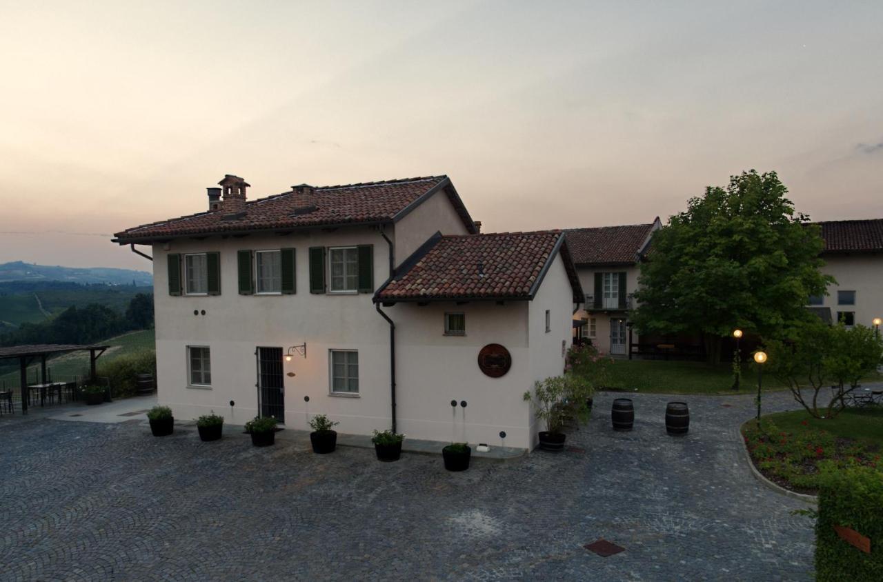 Locanda Del Pilone Алба Екстериор снимка
