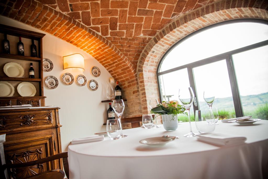 Locanda Del Pilone Алба Екстериор снимка