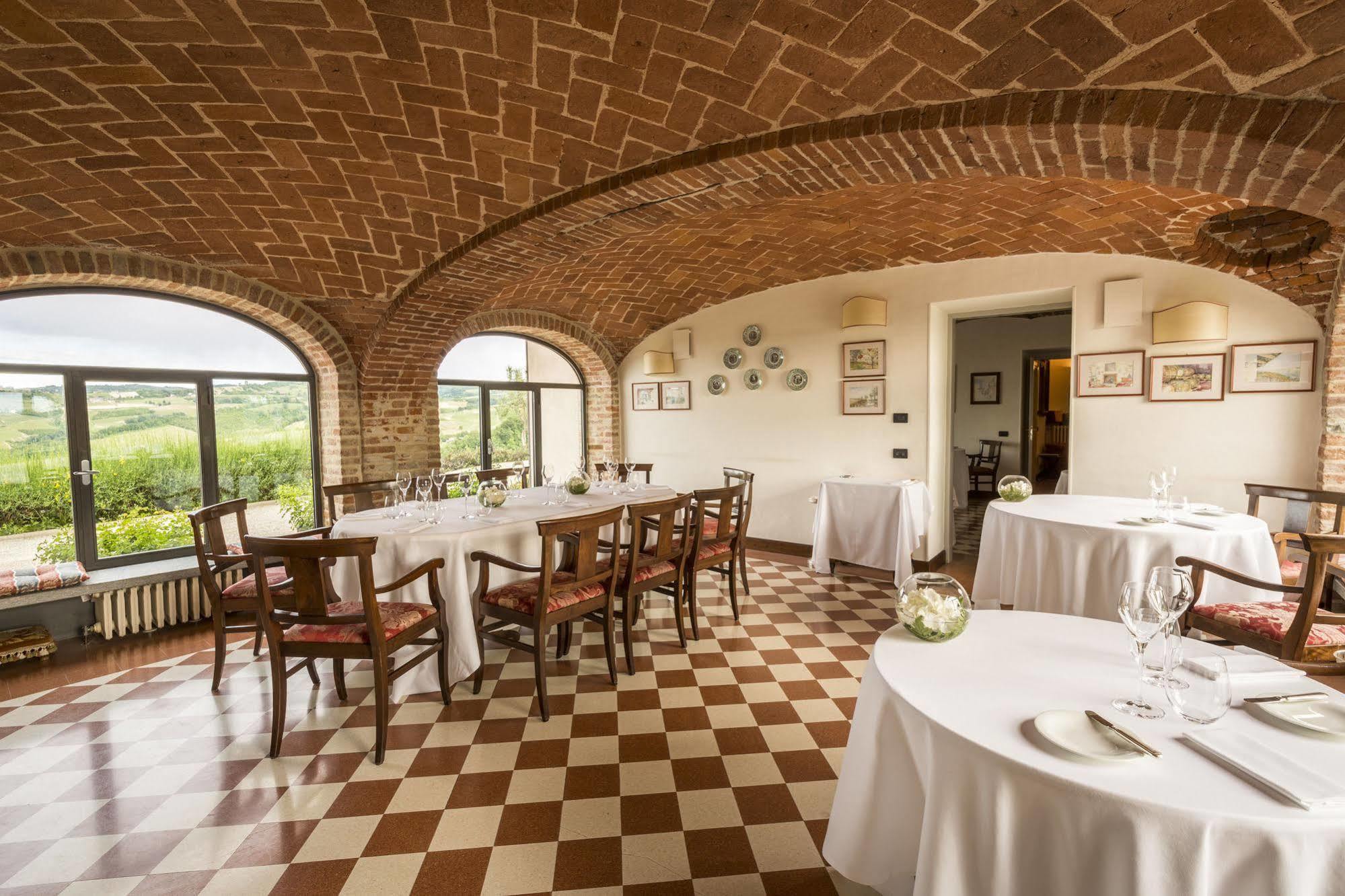 Locanda Del Pilone Алба Екстериор снимка