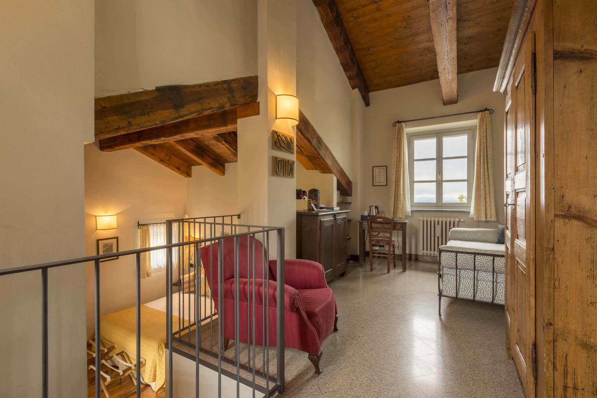 Locanda Del Pilone Алба Екстериор снимка