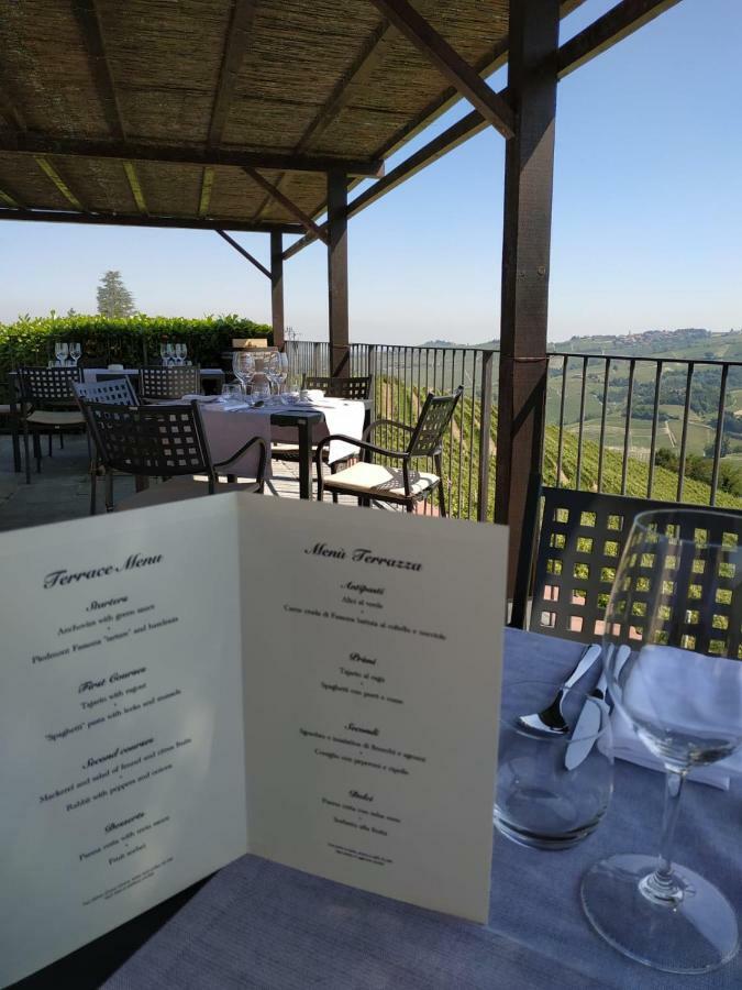 Locanda Del Pilone Алба Екстериор снимка